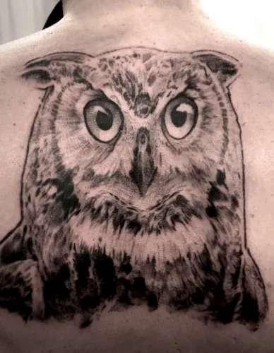 Große Eule Rücken Tattoo Black & Grey - Spirit of 666 Oberhausen
